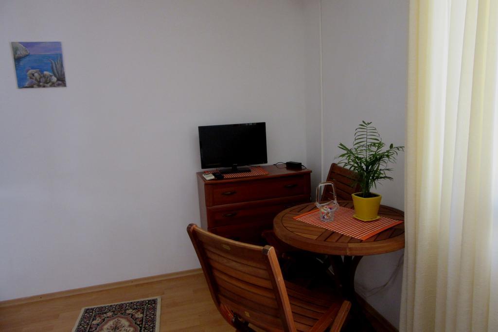 Dobra Apartments Trogir Buitenkant foto